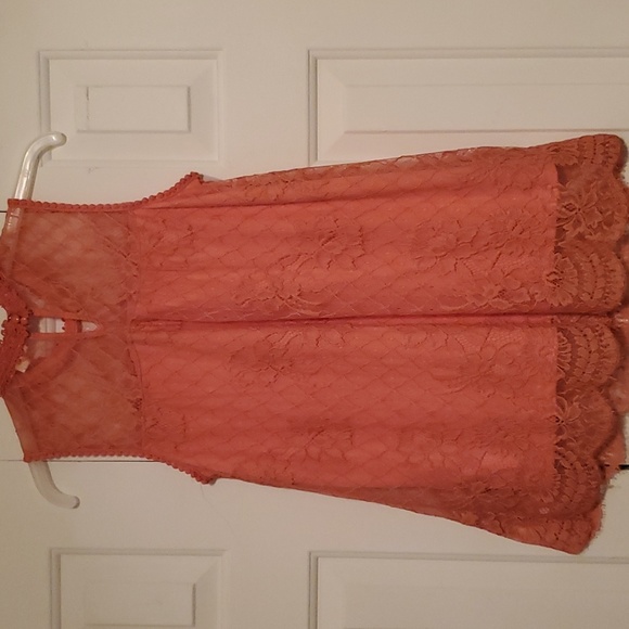 Ultra Pink lace sleeveless womens size medium top. - Picture 3 of 6